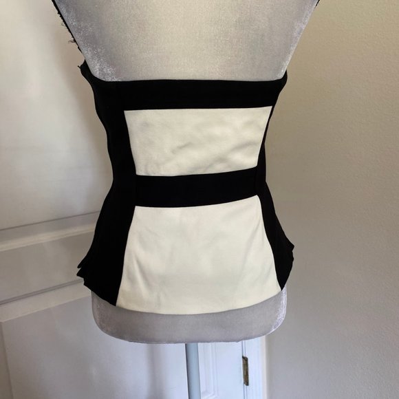 Women's Sleeveless Crop Top - Picture 2 of 6